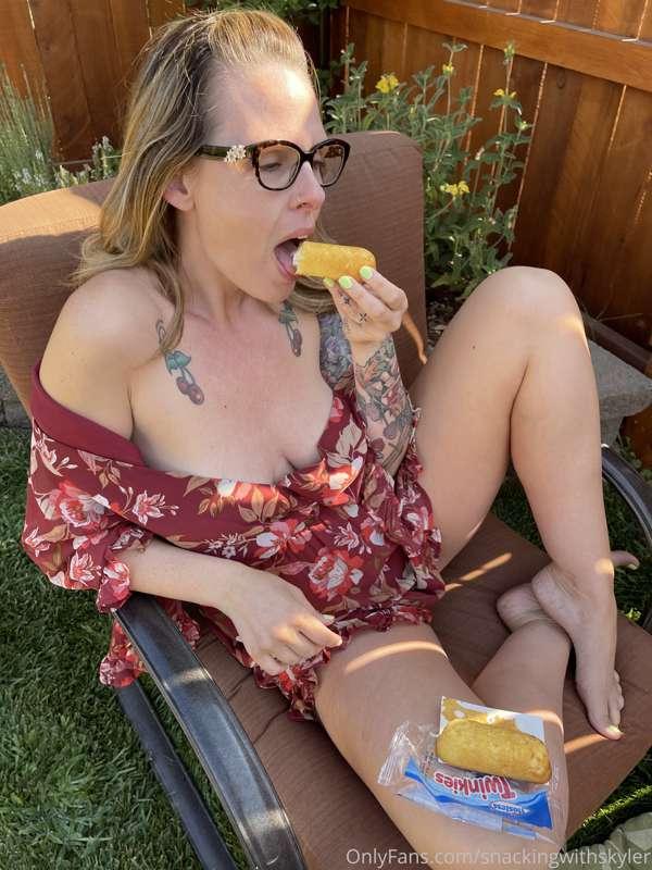 snackingwithskyler image #0