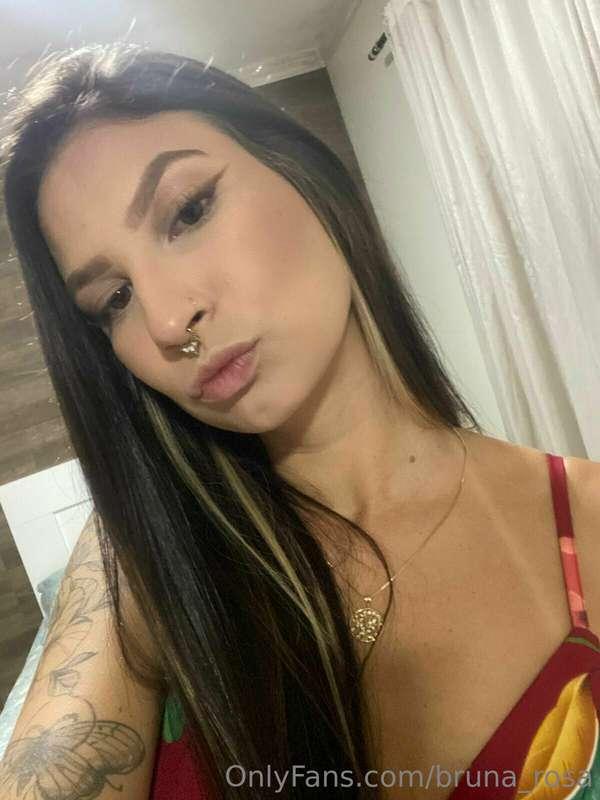 Let me give you a kiss honey 😘