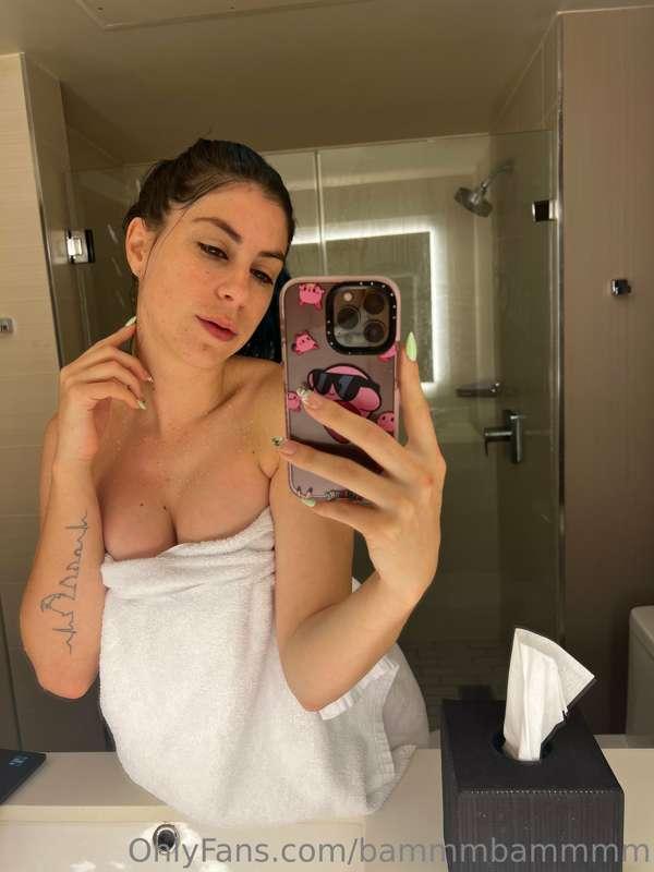 New shower vid in your DM's 😈