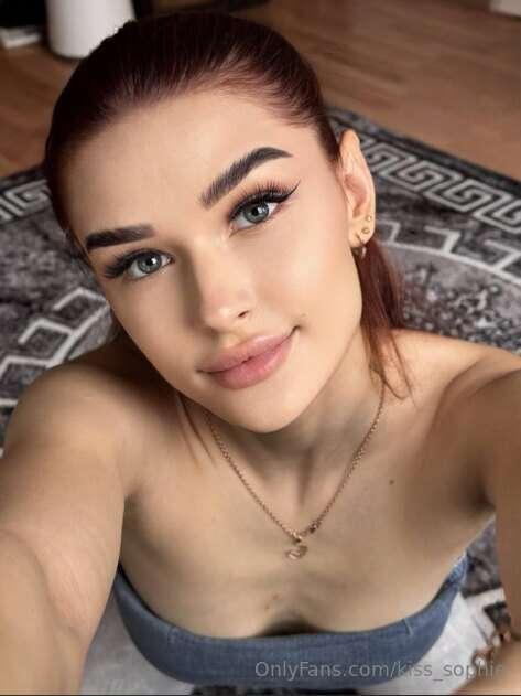 SEXY BAE @cutie_alice IS CRAZY NYMPHOMANIAC🤤 SHE LOVES TO PL..