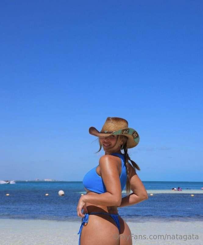 Looking for a lucky cowboy to show off my cowgirl skills… co..
