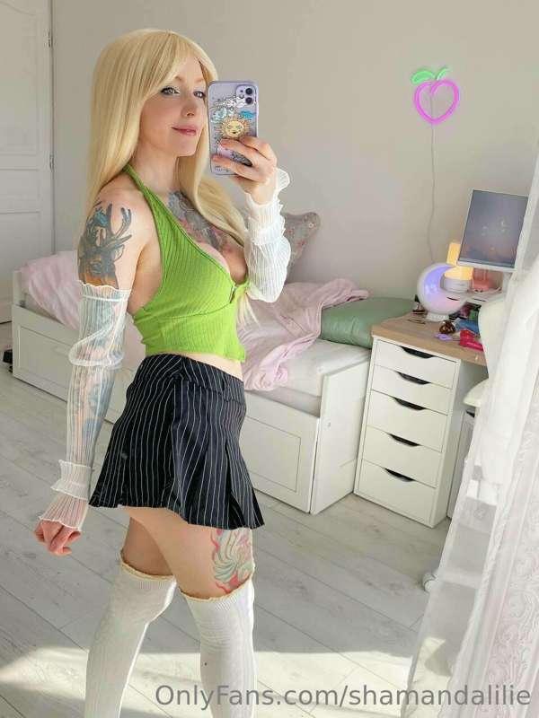 Do you like short skirts? 👀