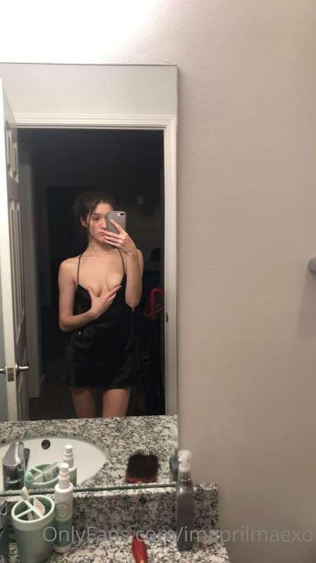 Would you prefer me to sleep with this on or off? ☺️ 🙈