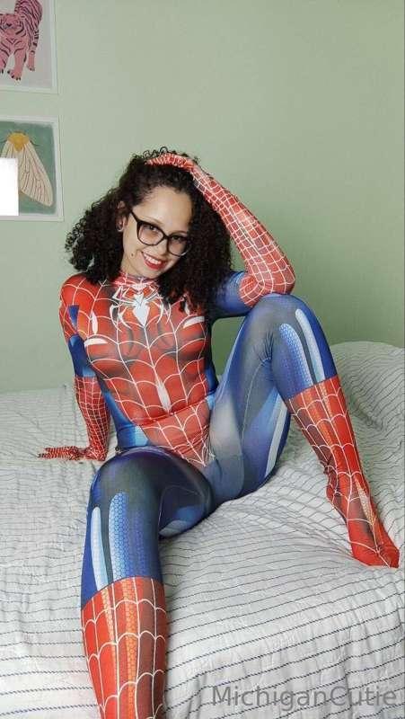 Cute girl @ellaxblair loves playing with her pussy... she lo..
