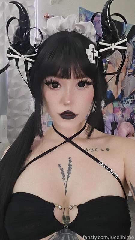 Goodmorning 
Happy Nov 1st ! 🖤 

#fyp #demon #creepy #cosplay #dommy #goth #monstergirl #babyface #alt #emo #femdom