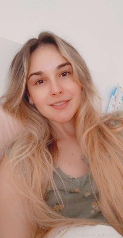 Leave a like if you think I'm cute hehe 🥰