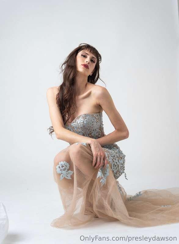 Prom for grown ups 🌹 Would you be my date?