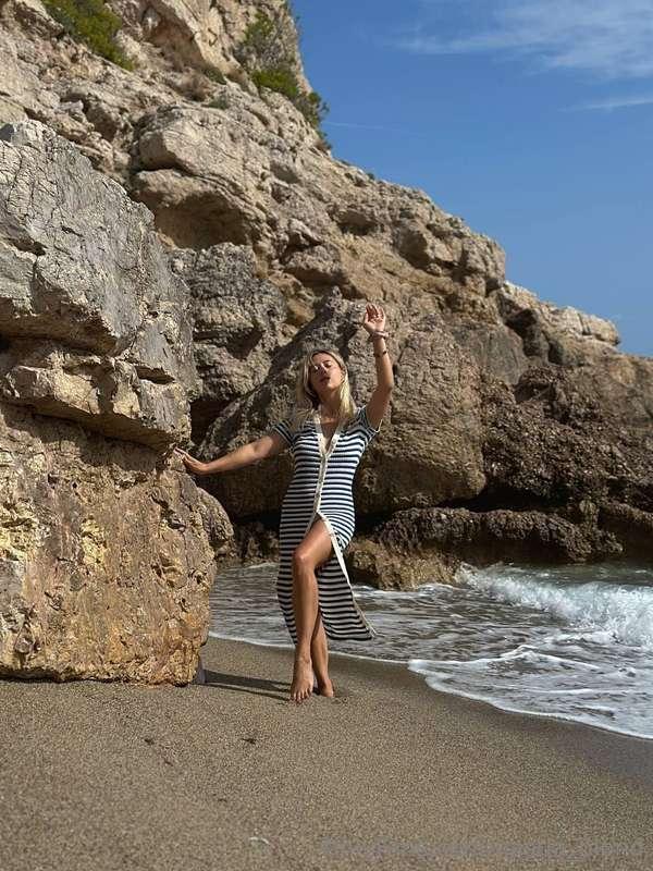 The sea always knows how to tune to the right wave 🌊 Here ti..
