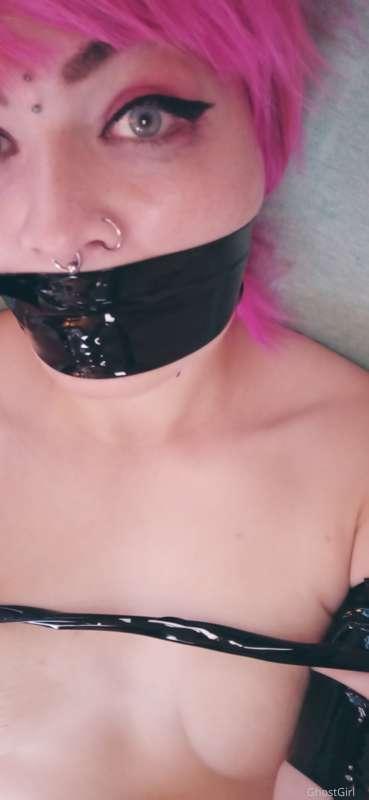 Theres a video of me and rainbow dildo waiting for you in yo..