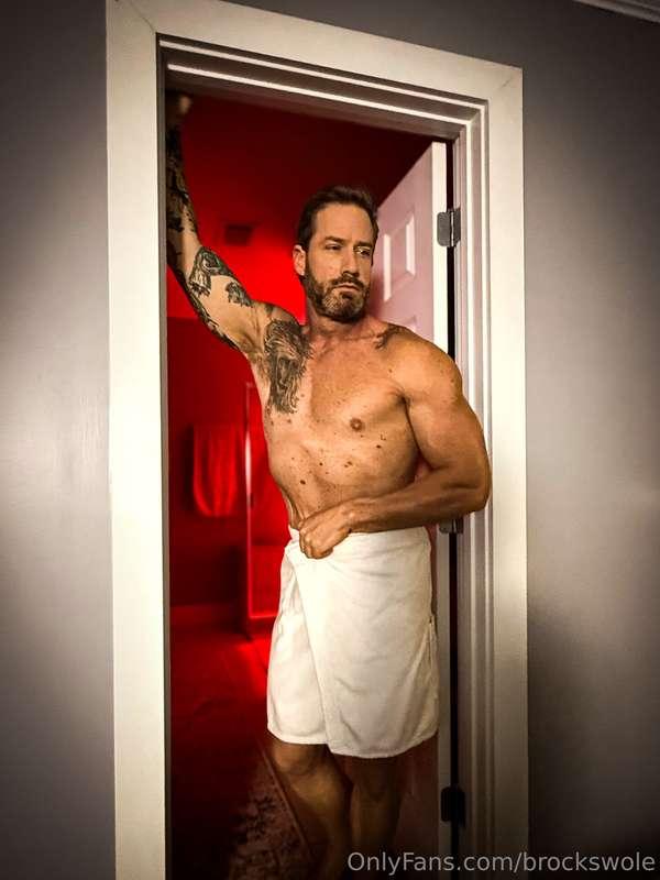 Hope everyone is having a great Friday night! Fun weekend pl..