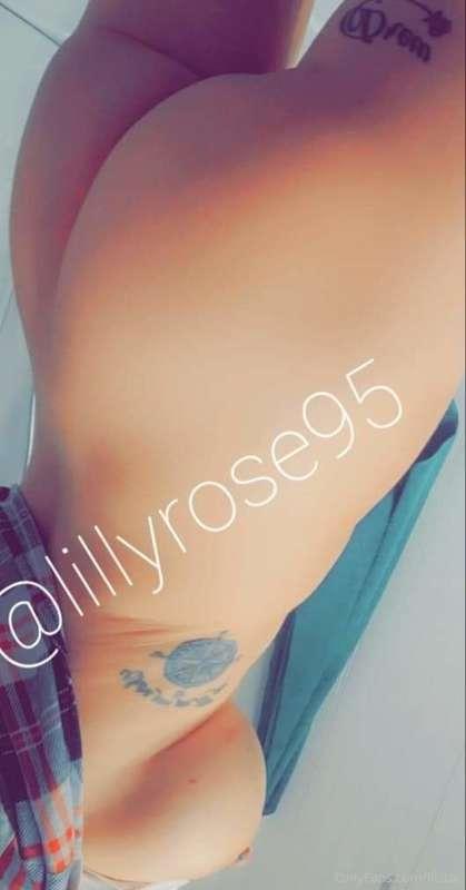 Onlyfans.com/lillyrose95