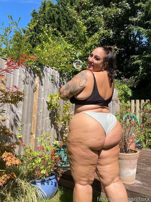 aprilfoxx image #0