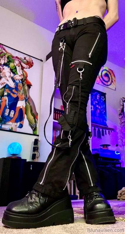 Hey down there.. 😈