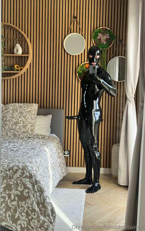rubbertwinks image #1