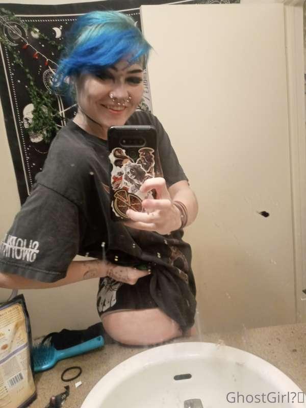 *ignore my messy bathroom* 
Goodnight beautiful babys. 
New ..