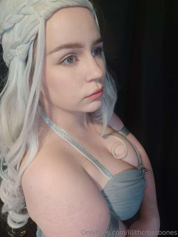 The Mother of Dragons, Daenerys Targaryen is here! I had so ..