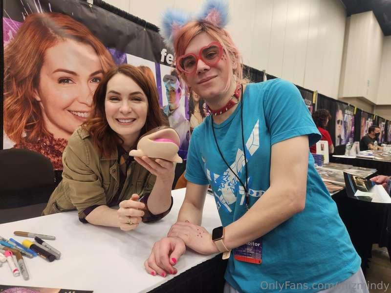 I GOT SELFIES WITH FELICIA DAY TODAY. I ASKED HER TO SIGN MY..