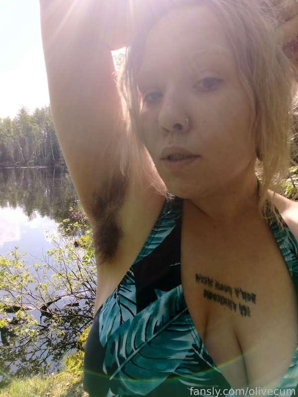 I think my naturalness has come out and blooms and smells. 💚😍


#fyp #bush #alt #goth #hairy #hairyarmpits #swimsuit #outside #bigboobs #lifestyle