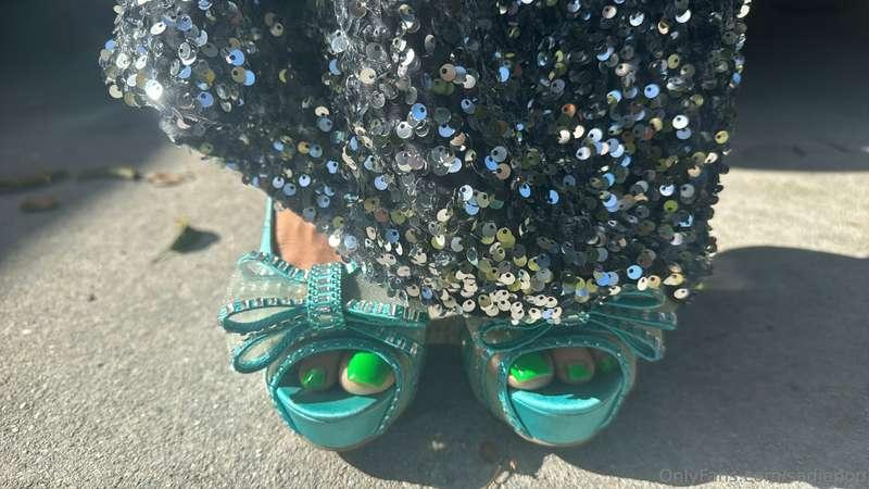 Onlyfans sneak peek at my blue ribbon turquoise pumps with s..