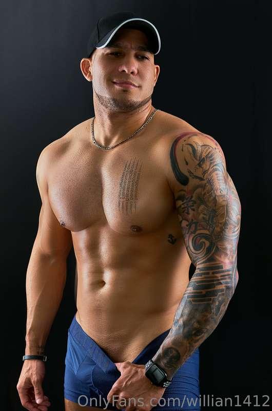 Hey you.  lick my body😋😋😋