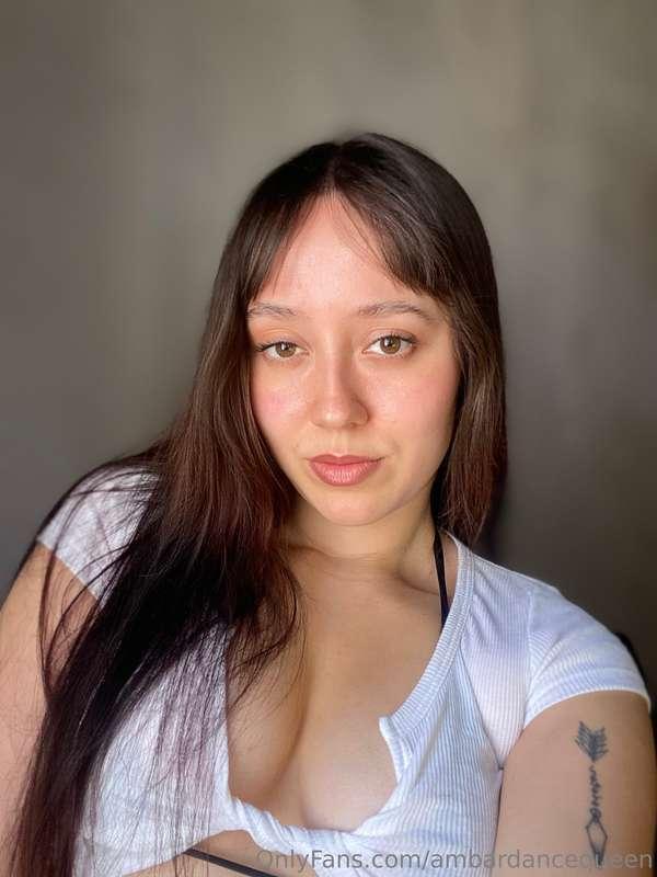 Take off my shirt with your teeth 😏🤤