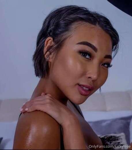 How hard does your cock get for me? 😋