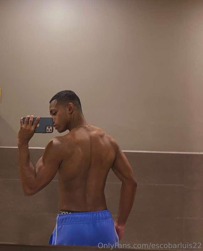 escobarluis22 image #0