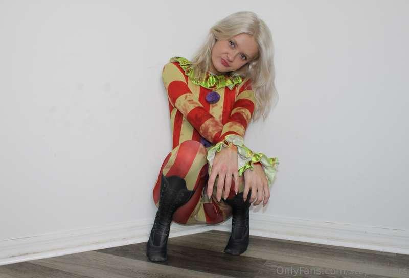 life’s a circus, and I’m the ringmaster 😚