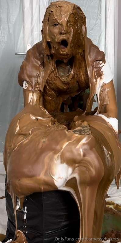 bsmessybakery image #0