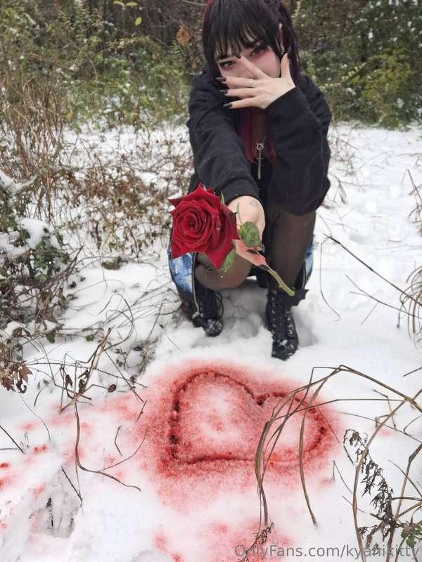 Finally had a snow day🥀❤️🔪
