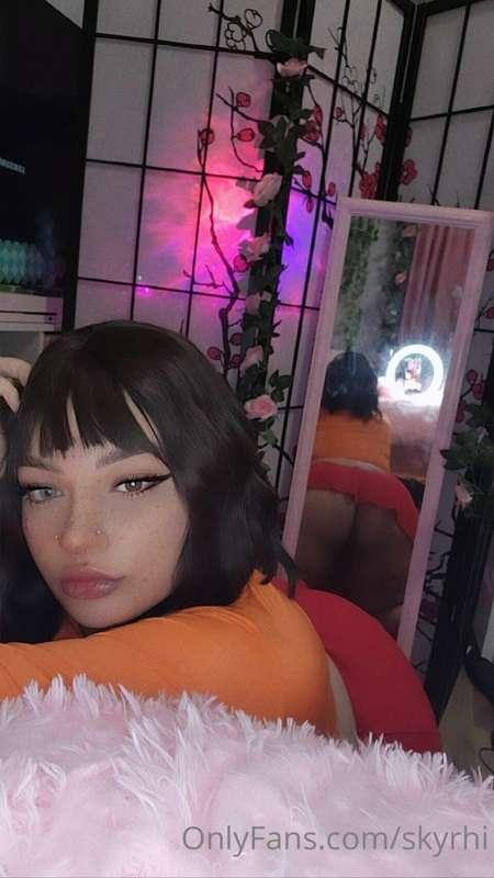 Anyone want a Blowjob from Velma? 😏 

Video on Thursday 💋