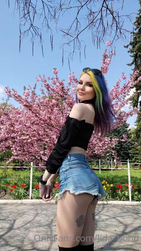 Forgot to share pics near the incredibly beautiful Sakura 🌸💖..