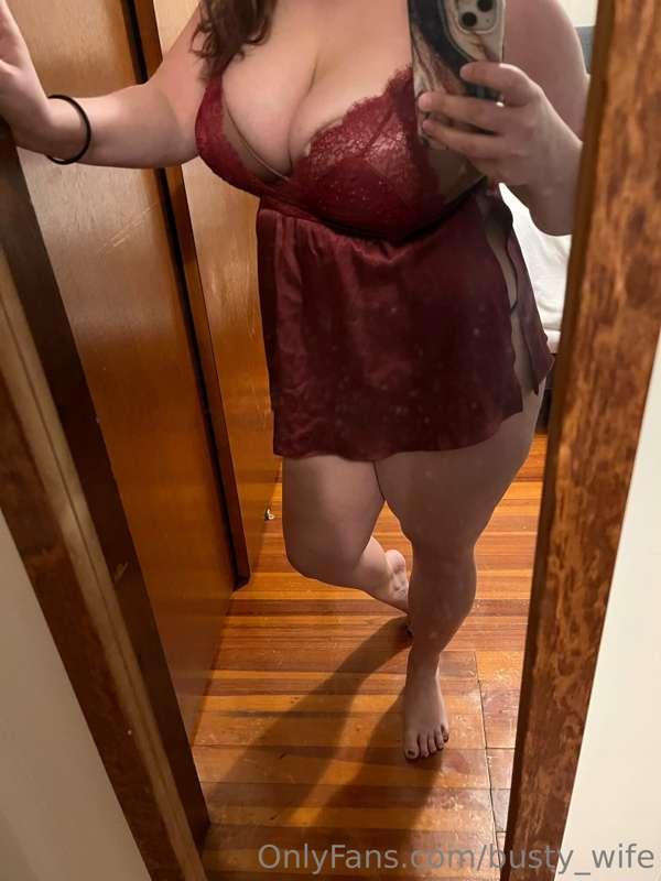 See one of my fan favorite maroon lingerie play video and pi..