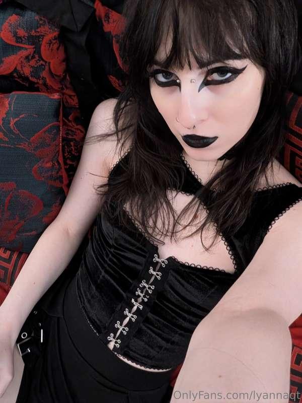 Some very cute pictures nothing else I swear :3