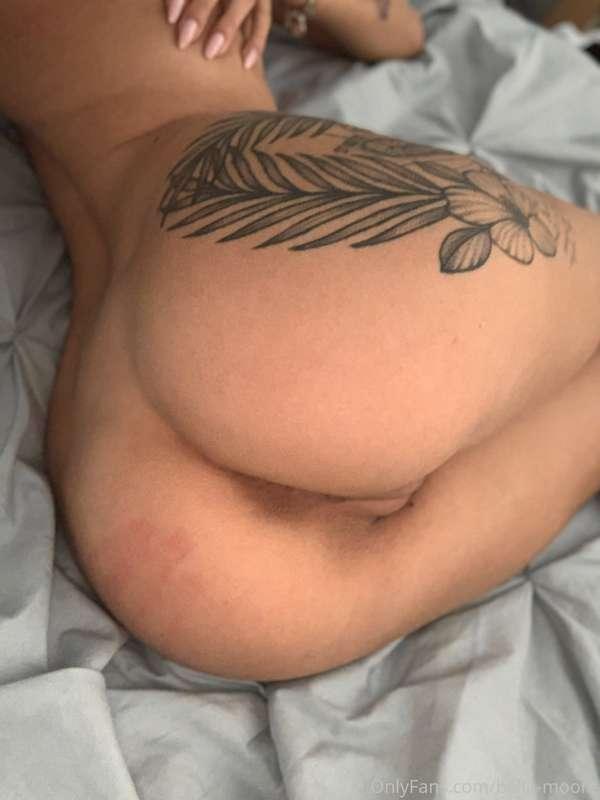 That hand print 😉