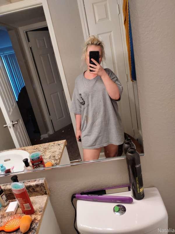 Enjoy this pre-work selfie 🤪 been working my ASS off at my n..