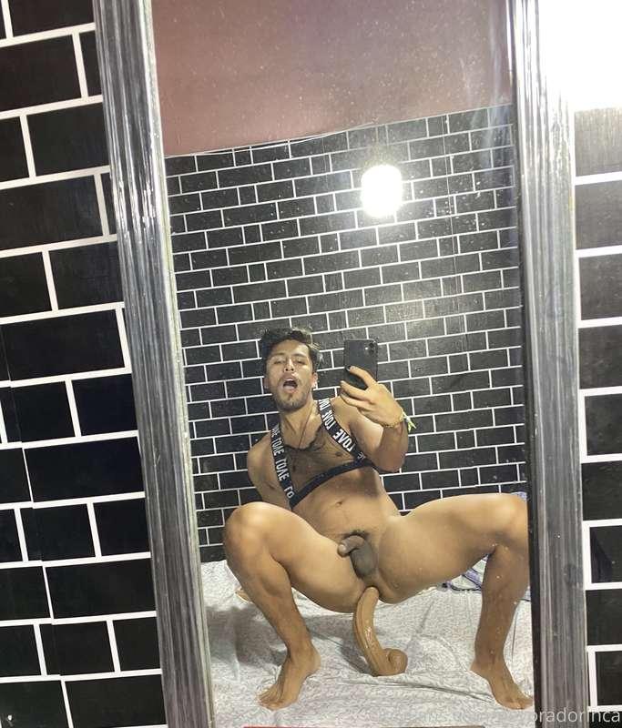 Así quiero montar tu polla papi //This is how I want to ride..