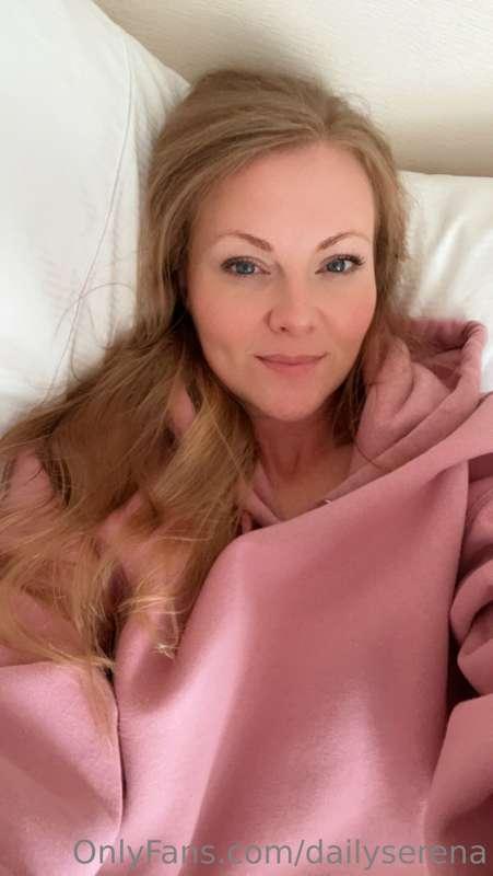 Just a 3X hoodie kinda day 🎀