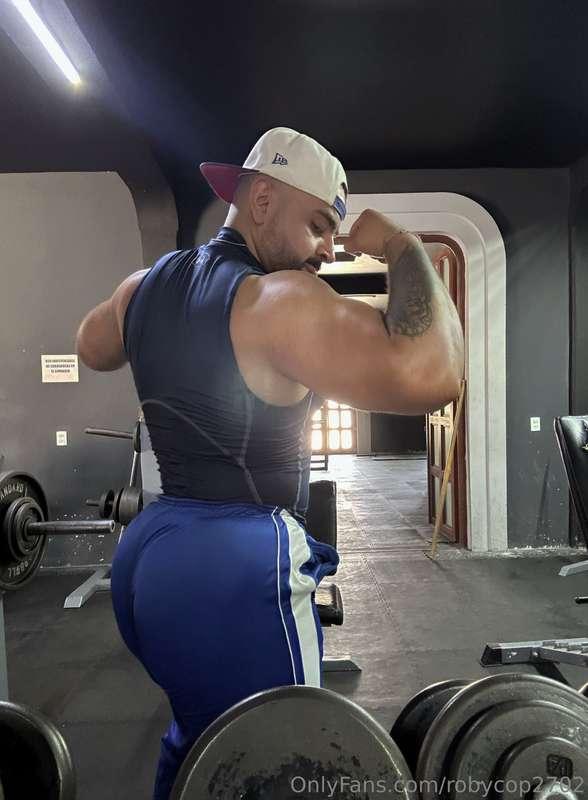 robycop2702 image #0