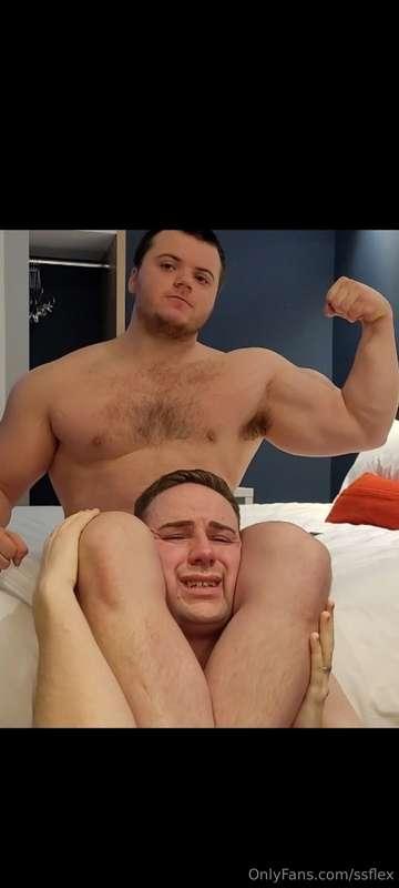BOOM I AM THE ULTIMATE MUSCLE DADDY