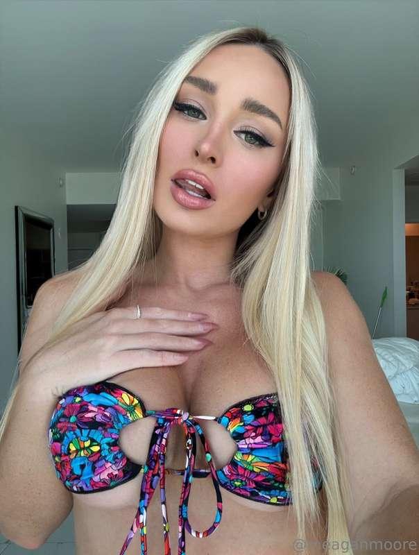 Sometimes just your kisses turn me on. 🤤