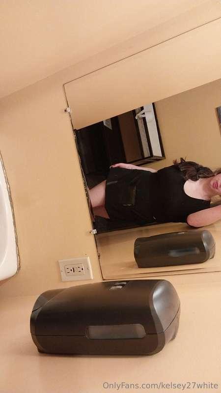 Naughty at work.... who'd want me waiting on them?? 😘😘😍