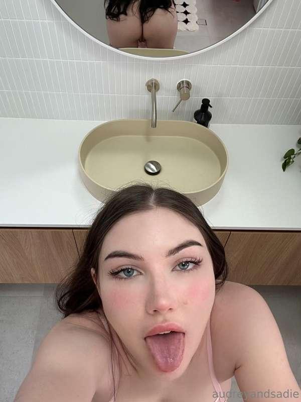 Cum inside me 😈 p.s. make sure you zoom IN
