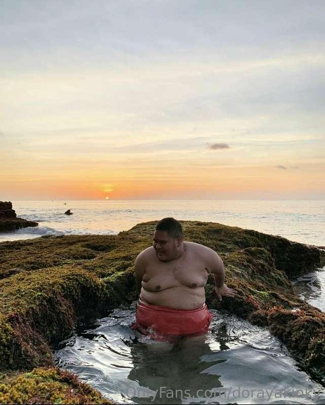 Just chillin’ by the 🏖️