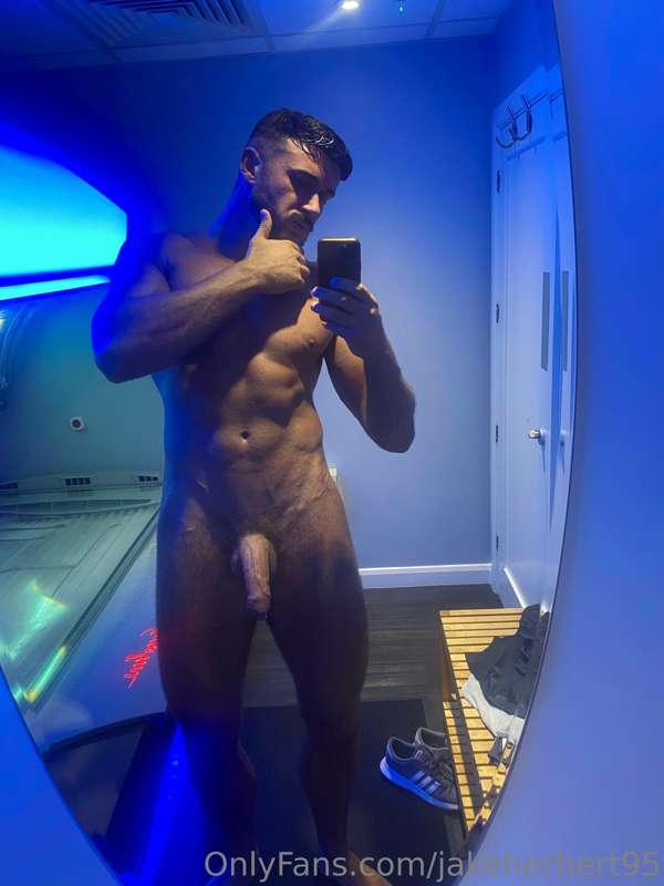 Whenever I workout the veins get thick on my cock 🤷‍♀️
