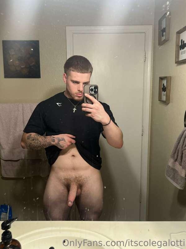Hung and thick, is that enough for you to cum take it now?😏