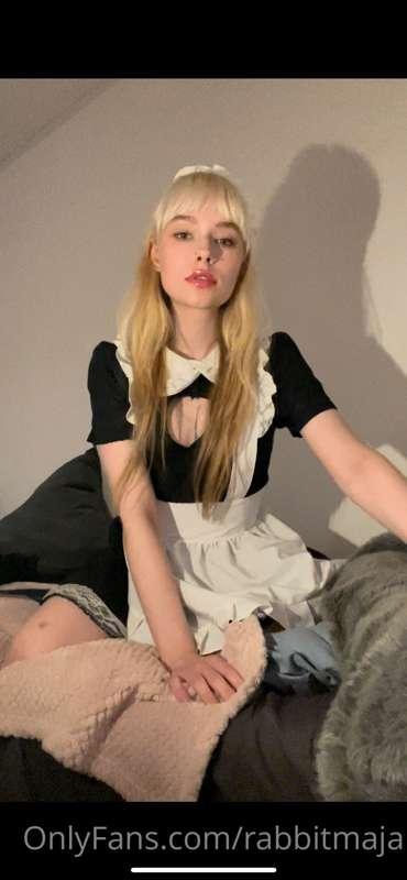 ❣️NEW FRENCH MAID VIDEO❣️Open the message from me if you wan..