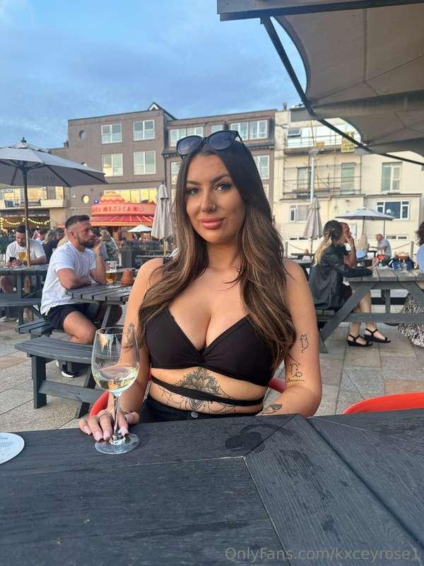 Would you go out with me??? https://onlyfans.com/kxceyrose/c..