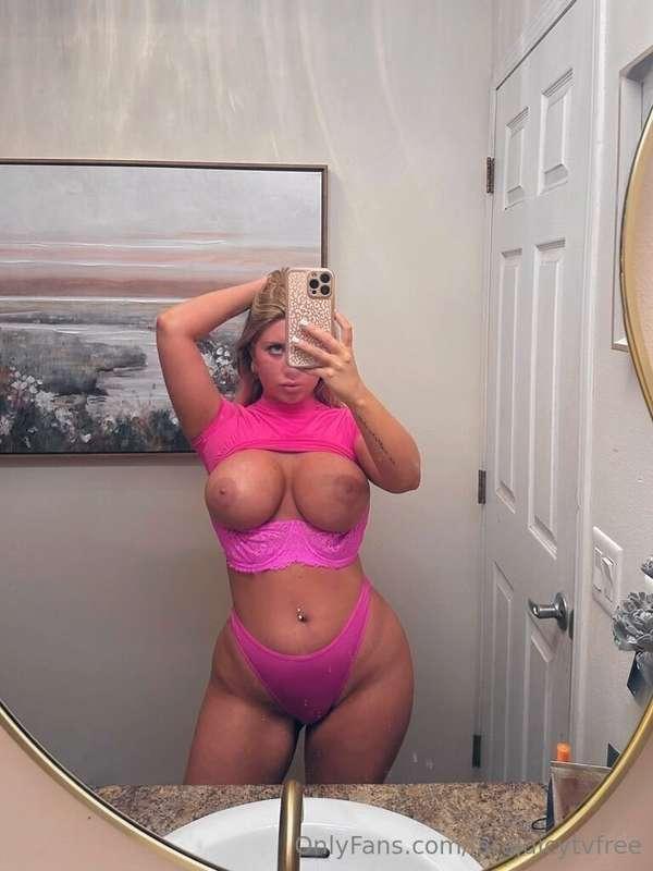 ***i wish i could suck my own boobs tbh*** 😇