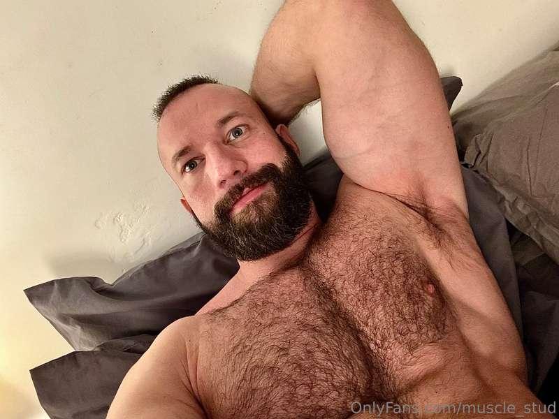 Good morning, guys. This hairy chest is ready for a cum shot..